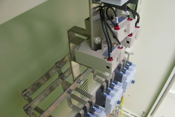 新蔡配电柜-应急照明配电柜使用对工作人员的具